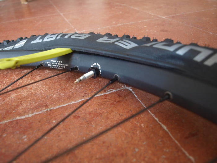 Comment monter un pneu Tubeless ?