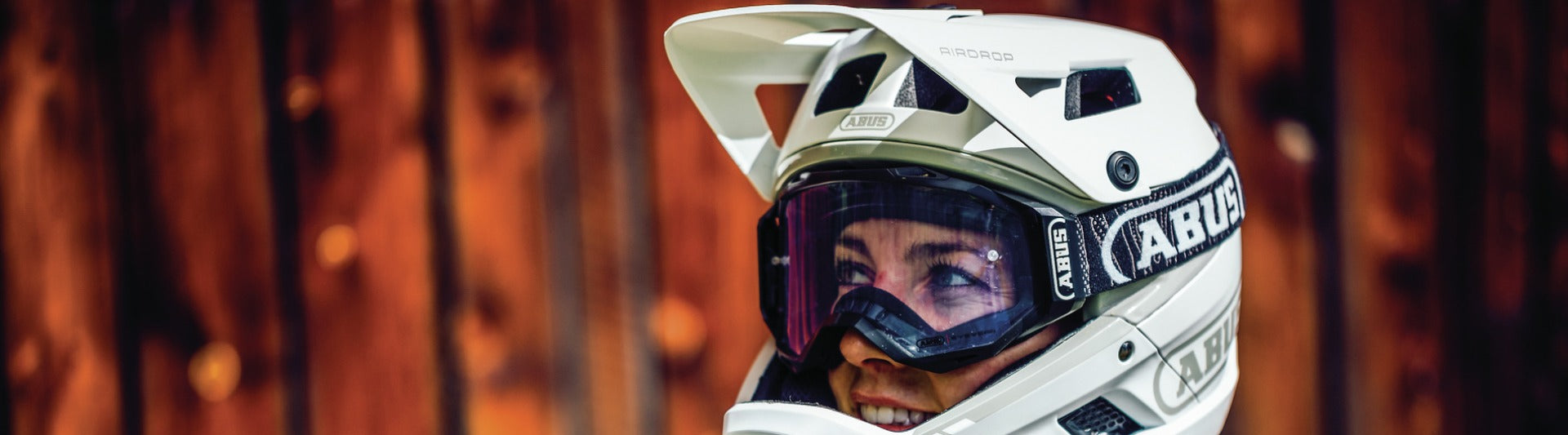 Caschi per bici da strada e mountain bike - Main Image