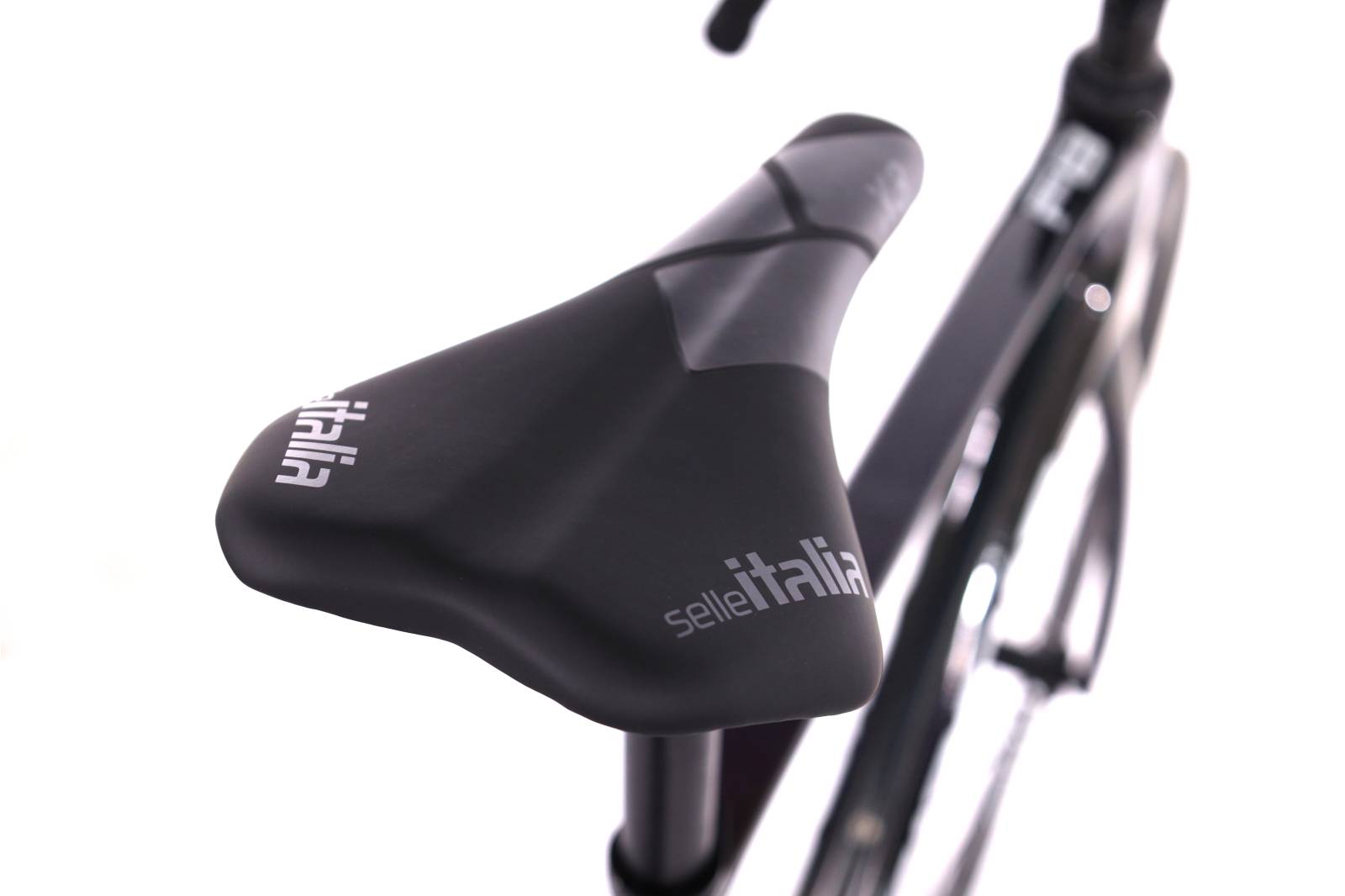 Mendiz F8 Rival AXS