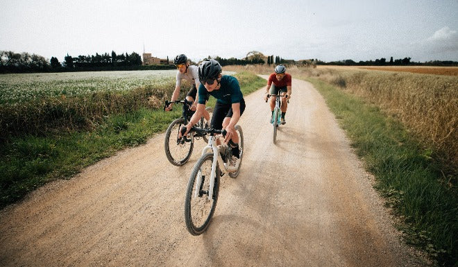 Bien choisir ses pneus vélo Gravel selon sa pratique