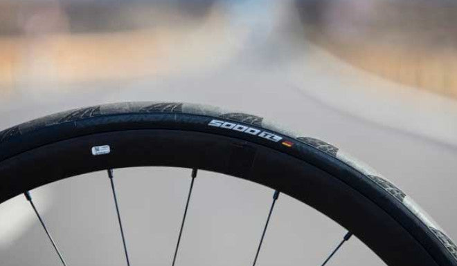 Continental lance le tout nouveau pneu Grand Prix 5000, disponible également en version tubeless !