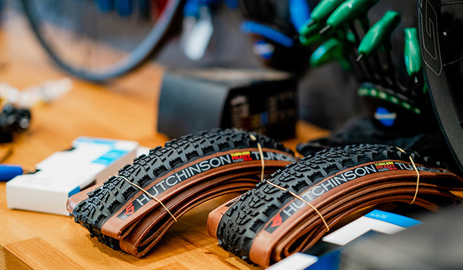 Copertoni Mtb 27.5 HUTCHINSON - PYTHON 2 - Pneumatico MTB - Terreni Da Asciutti A Misti - Cerchietti Rigidi - Nero - Tubetype - 29 X 2,30 Pollici Pneumatici Antiforatura Mtb Copertoni Mtb 27.5 HUTCHINSON - PYTHON 2 - Pneumatico MTB - Terreni Da Asciutti A Misti - Cerchietti Rigidi - Nero - Tubetype - 29 X 2,30 Pollici Pneumatici Antiforatura Mtb