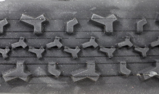 Pneu Challenge Baby Limus 33 - Puncture Protection System