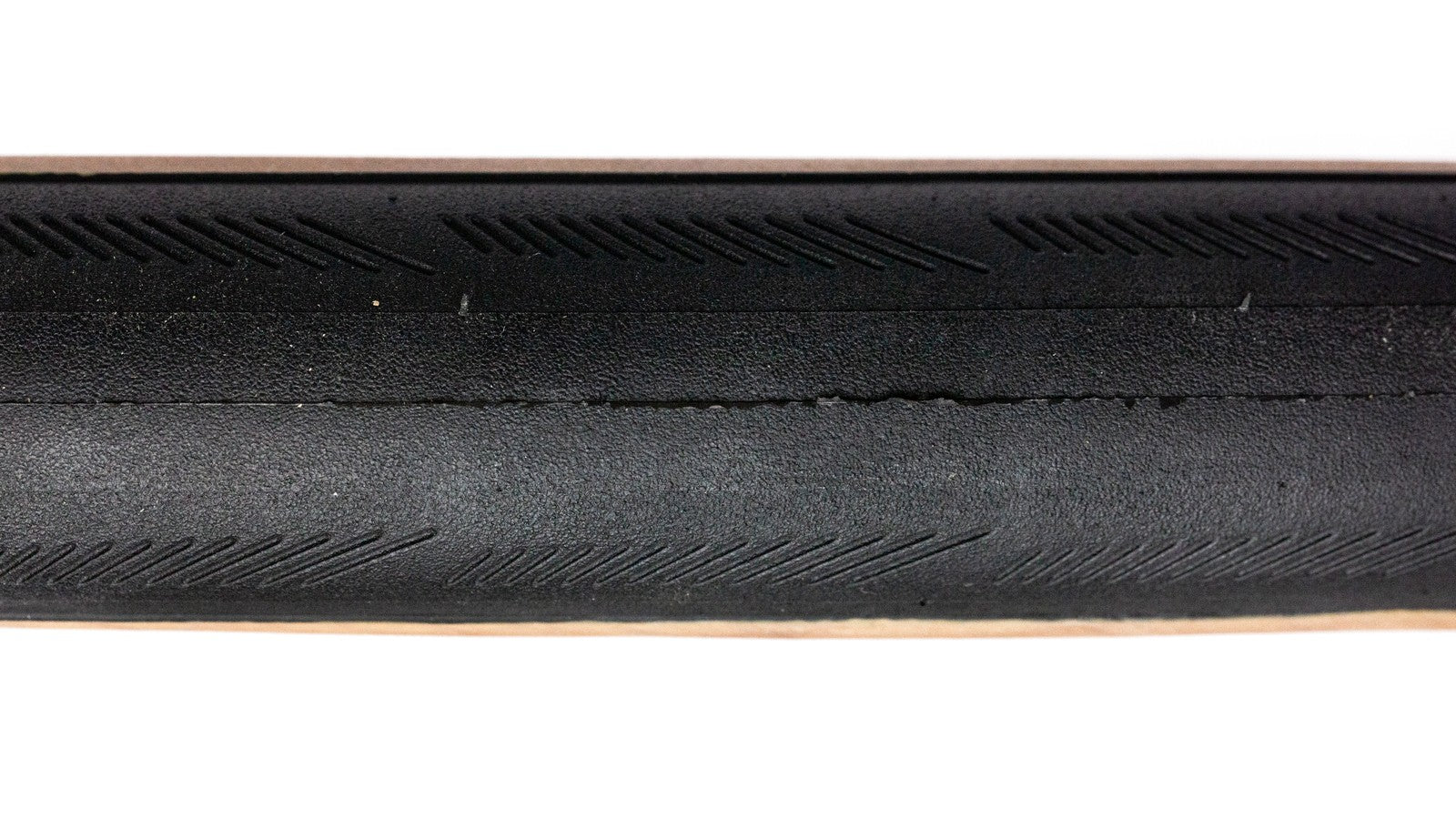 Zoom sur le flanc detaille du pneu Michelin Lithion 4 Performance Line Magi-X 700x30c pour velo route