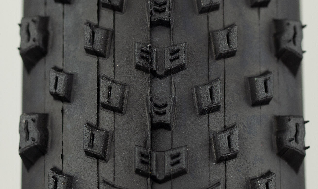 Pneu VTT XC Pirelli Scorpion Sport XC H TLR focus crampons