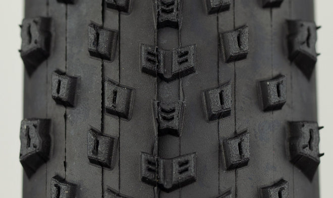 Pneu VTT XC Pirelli Scorpion Sport XC H TLR focus crampons